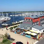 Am Rundsteg 15 *